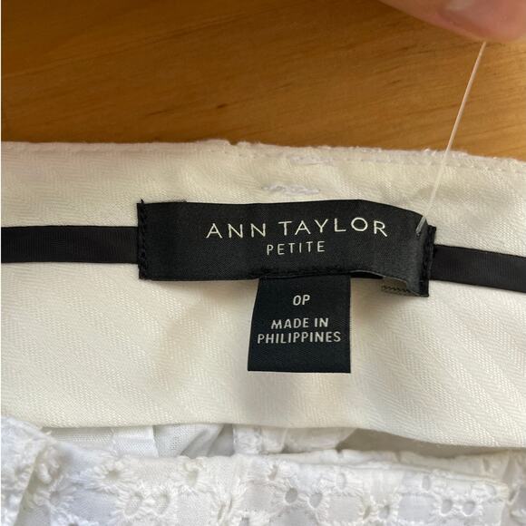 Ann Taylor – White Eyelet Slim Trouser Pant - Picture 8 of 9